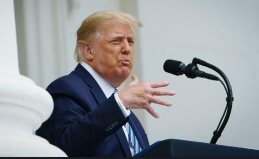 plester-di-tangan-trump-menjadi-sorotan-para-netizen