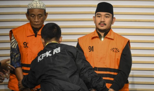 bapak-anak-ini-ditangkap-kpk-usai-kasus-penyuapan